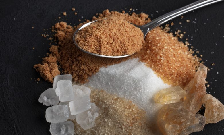 هل السكر البني صحي أكثر من الأبيض؟ الحقيقة المفاجئة