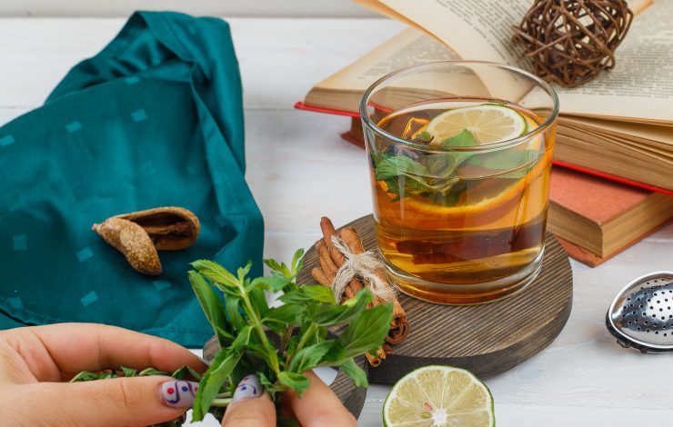 فوائد شرب الماء مع الأعشاب