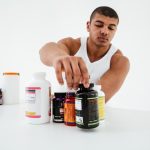 كيف تختار المكملات الغذائية المناسبة لك بدون أخطاء